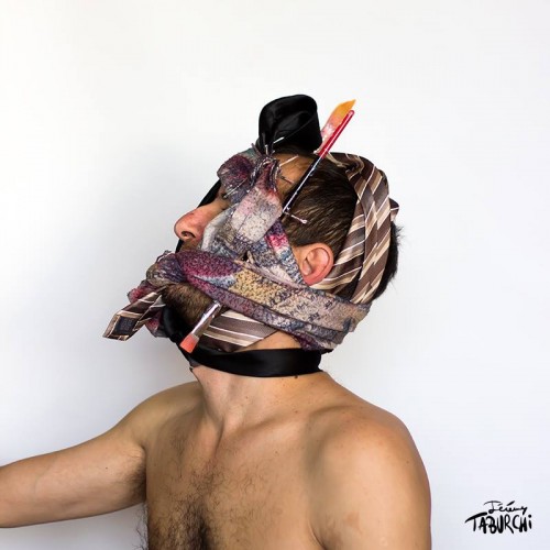 Autoportrait en tenue de soirée par Jérémy Taburchi